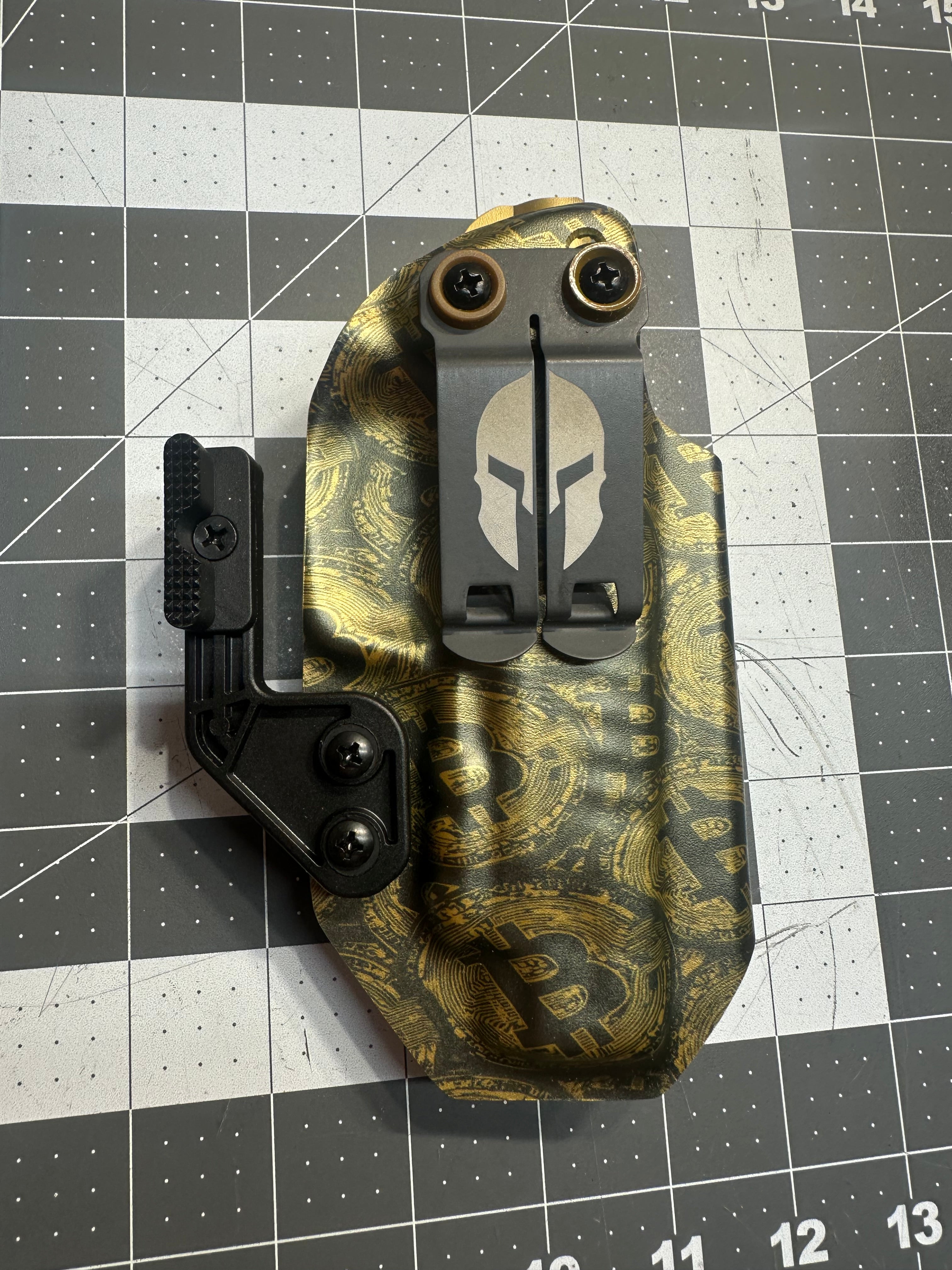 IWB (Inside The Waistband Holster)